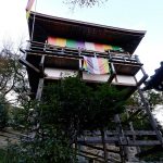 嵐山の中腹に位置する千光寺大悲閣。これは崖際に設えられた客殿。